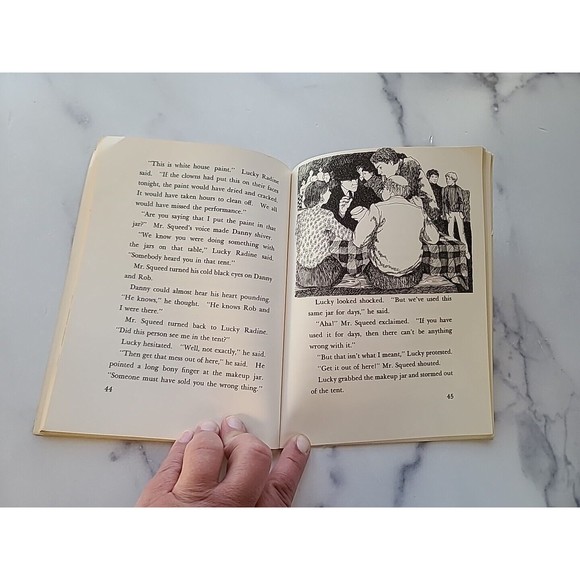 The Circus Detectives (Magic Circle Book) by Harriette Sheffer Abels 1971 - Picture 8 of 10